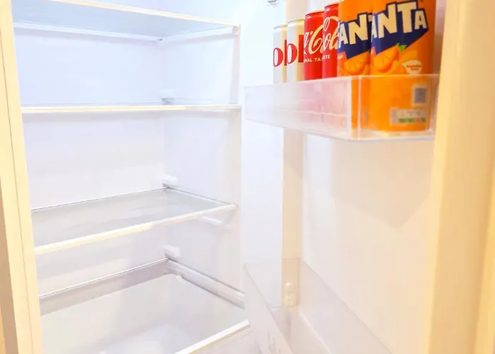 Appartement King Size Bed, Centre, Long Offers, Fast Wifi, Fully Equipped Kitchen, Dedicated Work Place *