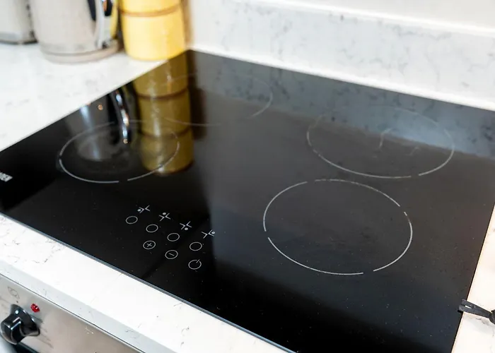 King Size Bed, Centre, Long Offers, Fast Wifi, Fully Equipped Kitchen, Dedicated Work Place Appartement Leeds (West Yorkshire)