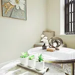 King Size Bed, Centre, Long Offers, Fast Wifi, Fully Equipped Kitchen, Dedicated Work Place Apartment