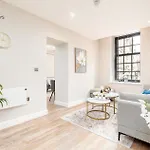 King Size Bed, Centre, Long Offers, Fast Wifi, Fully Equipped Kitchen, Dedicated Work Place Apartment *