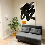 King Size Bed, Centre, Long Offers, Fast Wifi, Fully Equipped Kitchen, Dedicated Work Place Apartment *