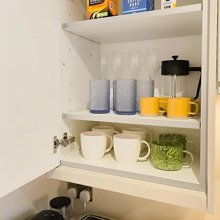 Apartamento King Size Bed, Centre, Long Offers, Fast Wifi, Fully Equipped Kitchen, Dedicated Work Place