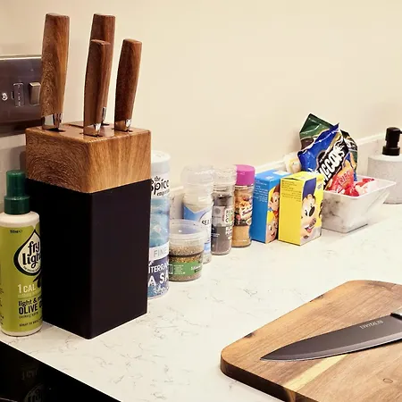 King Size Bed, Centre, Long Offers, Fast Wifi, Fully Equipped Kitchen, Dedicated Work Place Apartament