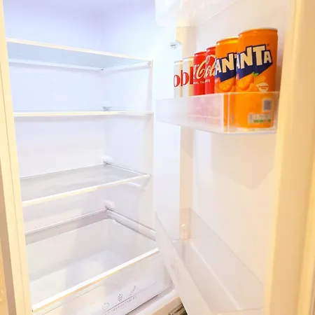 Apartament King Size Bed, Centre, Long Offers, Fast Wifi, Fully Equipped Kitchen, Dedicated Work Place *