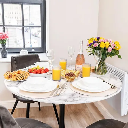 Apartamento King Size Bed, Centre, Long Offers, Fast Wifi, Fully Equipped Kitchen, Dedicated Work Place