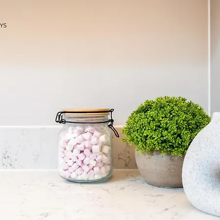 King Size Bed, Centre, Long Offers, Fast Wifi, Fully Equipped Kitchen, Dedicated Work Place Leeds (West Yorkshire)