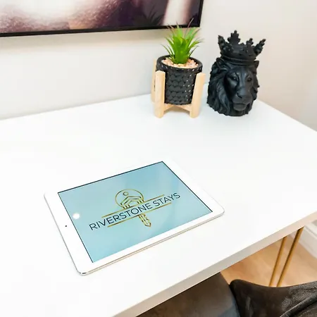 Apartament King Size Bed, Centre, Long Offers, Fast Wifi, Fully Equipped Kitchen, Dedicated Work Place *