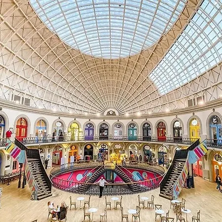 King Size Bed, Centre, Long Offers, Fast Wifi, Fully Equipped Kitchen, Dedicated Work Place Apartamento