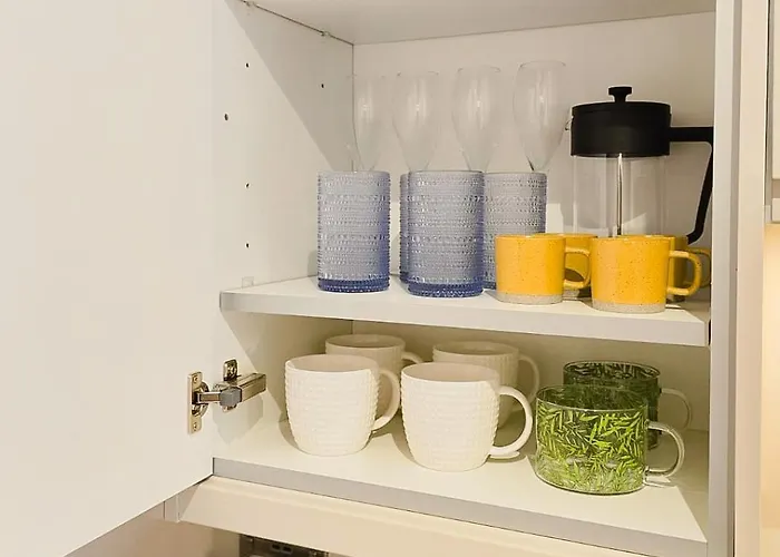 Appartement King Size Bed, Centre, Long Offers, Fast Wifi, Fully Equipped Kitchen, Dedicated Work Place