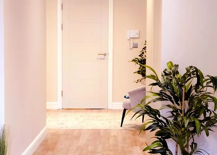 King Size Bed, Centre, Long Offers, Fast Wifi, Fully Equipped Kitchen, Dedicated Work Place