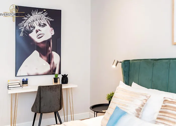 King Size Bed, Centre, Long Offers, Fast Wifi, Fully Equipped Kitchen, Dedicated Work Place *