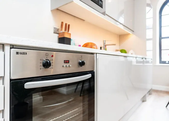 King Size Bed, Centre, Long Offers, Fast Wifi, Fully Equipped Kitchen, Dedicated Work Place Lejlighed *