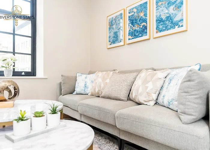 King Size Bed, Centre, Long Offers, Fast Wifi, Fully Equipped Kitchen, Dedicated Work Place *