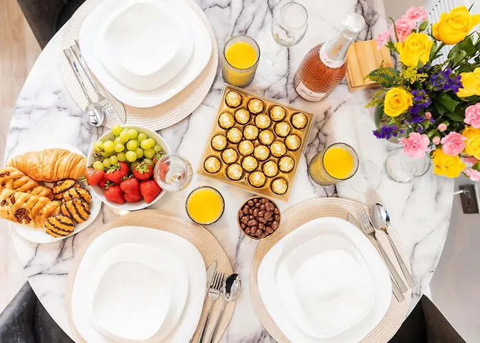 King Size Bed, Centre, Long Offers, Fast Wifi, Fully Equipped Kitchen, Dedicated Work Place