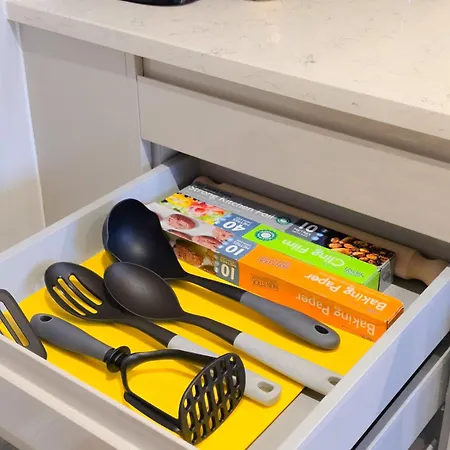 Апартаменты King Size Bed, Centre, Long Offers, Fast Wifi, Fully Equipped Kitchen, Dedicated Work Place *