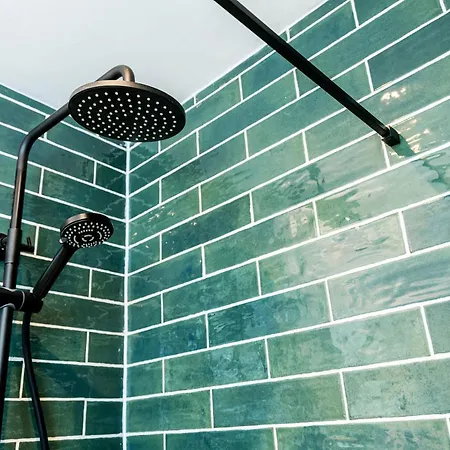 King Size Bed, Centre, Long Offers, Fast Wifi, Fully Equipped Kitchen, Dedicated Work Place Лидс