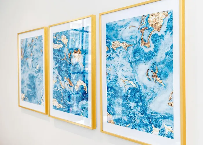 King Size Bed, Centre, Long Offers, Fast Wifi, Fully Equipped Kitchen, Dedicated Work Place