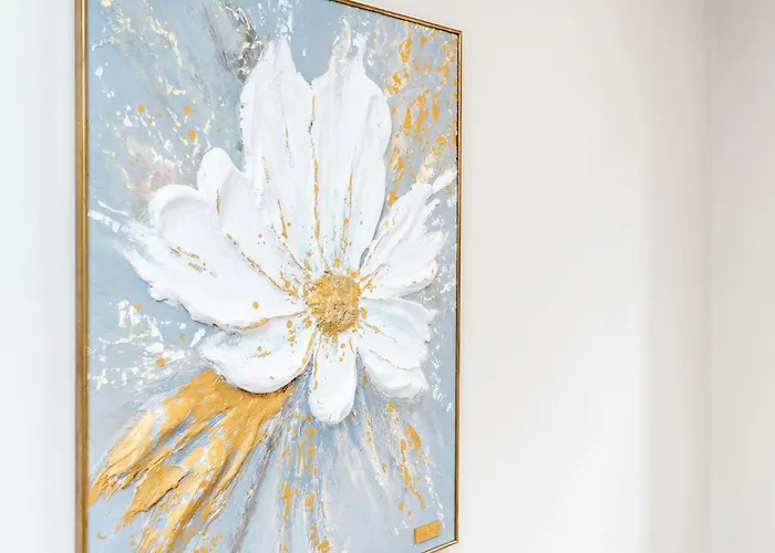 King Size Bed, Centre, Long Offers, Fast Wifi, Fully Equipped Kitchen, Dedicated Work Place Apartment *