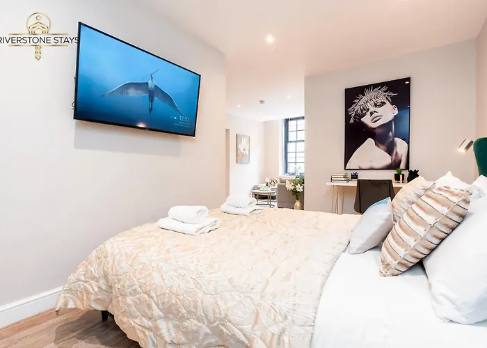 King Size Bed, Centre, Long Offers, Fast Wifi, Fully Equipped Kitchen, Dedicated Work Place Apartment Leeds (West Yorkshire)