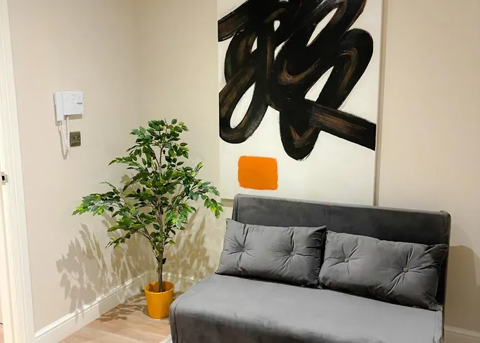 King Size Bed, Centre, Long Offers, Fast Wifi, Fully Equipped Kitchen, Dedicated Work Place Apartment *