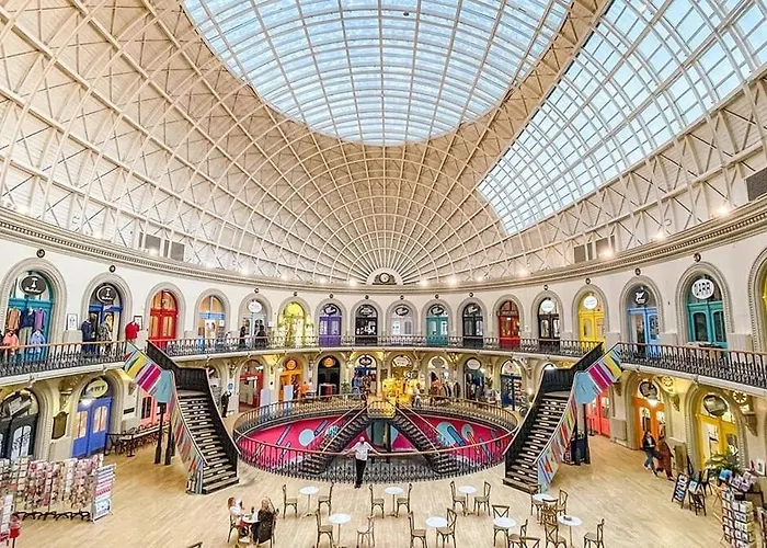 King Size Bed, Centre, Long Offers, Fast Wifi, Fully Equipped Kitchen, Dedicated Work Place Apartment